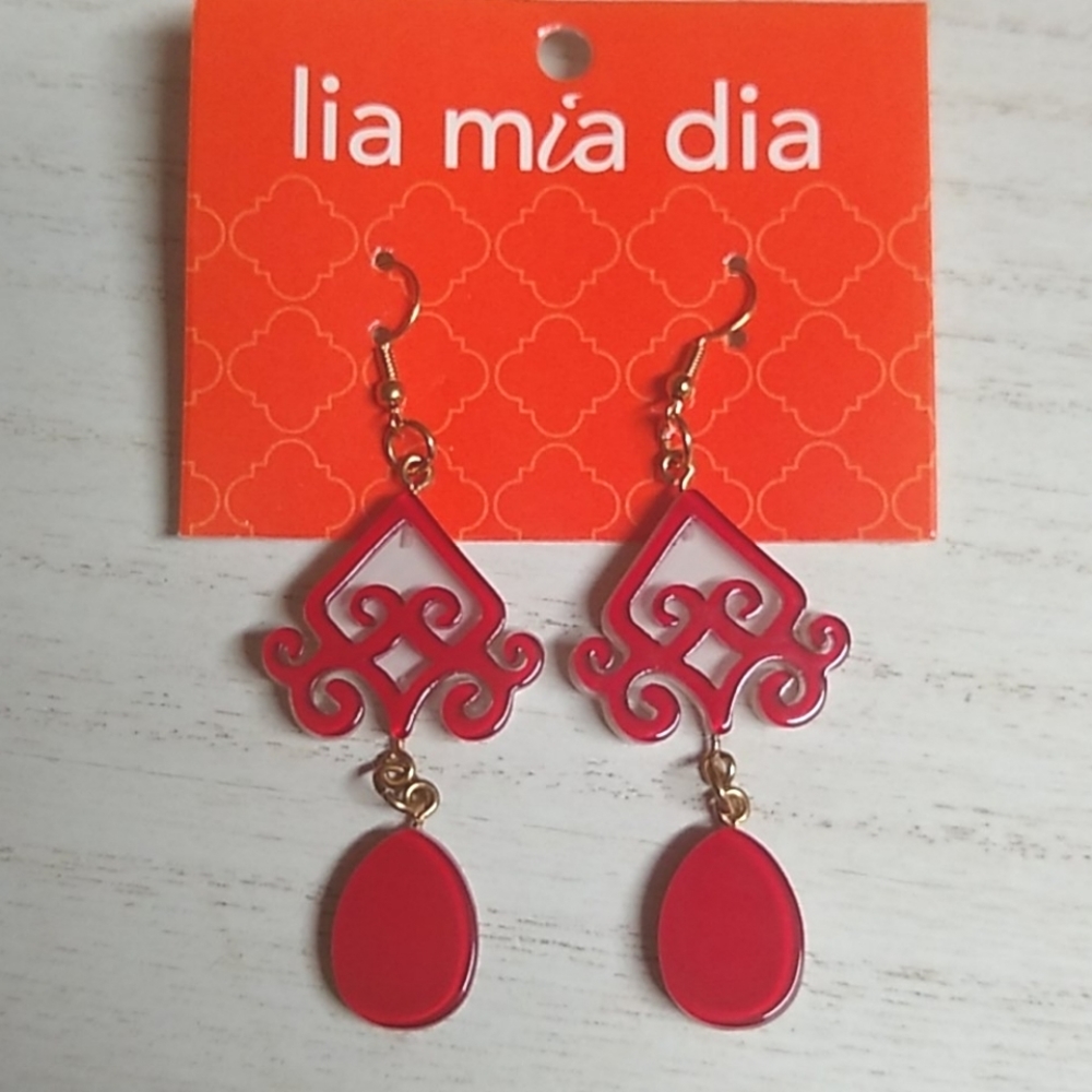 😻 3 For $15 Red & White 2 Tier Lucite Dangles